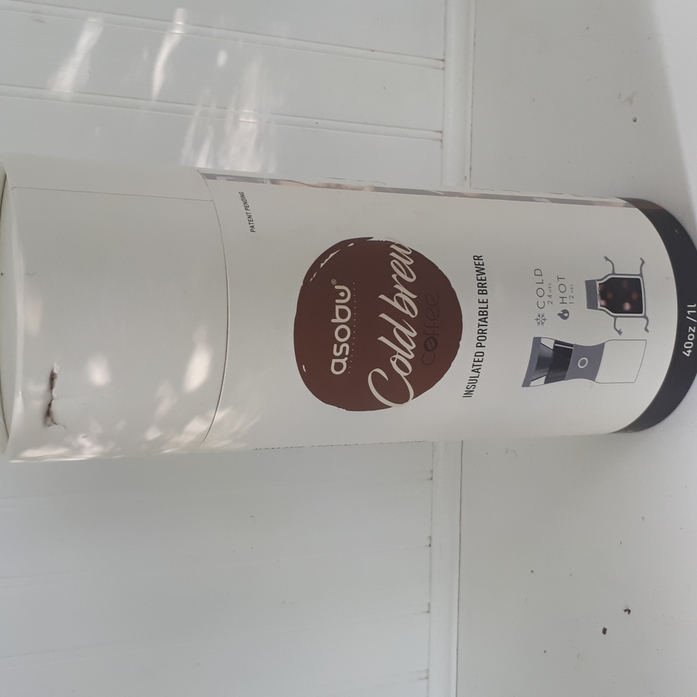 Asobu Cold brew coffee. New, box a bit damaged. Hot or cold brew